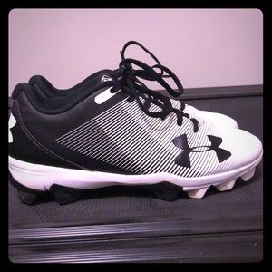UA Youth baseball cleats
